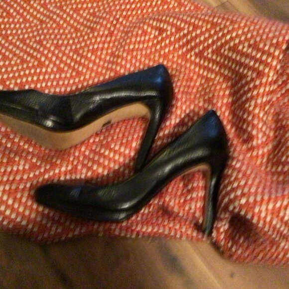 Banana Republic Black Leather Heel 6M - Picture 3 of 7